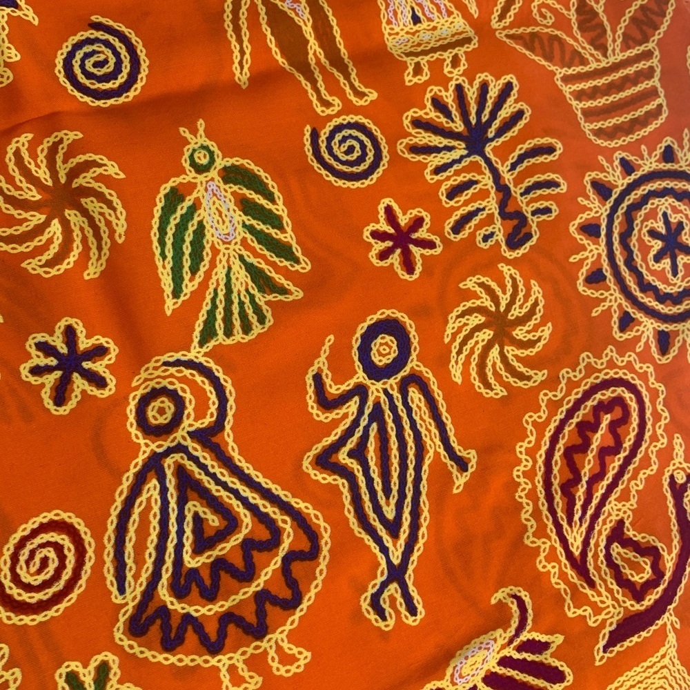 Sarong/ scarf with indigenous hieroglyphics print orange and yellow - Picture 6 of 8